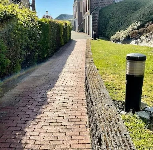 Beautiful Ground Floor 2 Bedroom *