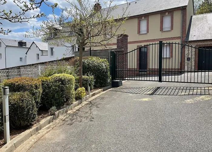 Beautiful Ground Floor 2 Bedroom Apartman *