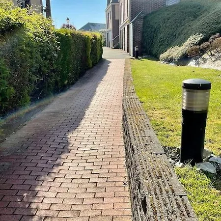 Beautiful Ground Floor 2 Bedroom *