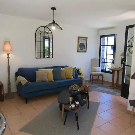 Апартаменты Beautiful Ground Floor 2 Bedroom Онфлёр